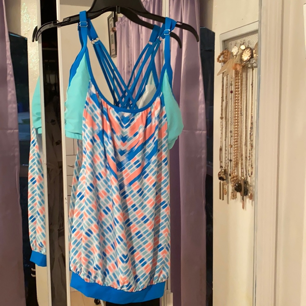 EUC. NEVER WORN. Swim top